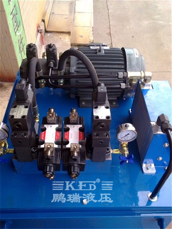 鵬瑞鋁材牽引機(jī)液壓系統(tǒng) 鵬瑞鋁材牽引機(jī)液壓系統(tǒng)