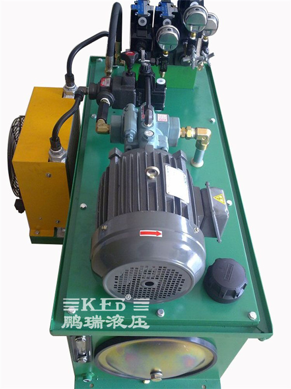 鵬瑞汽車簡(jiǎn)體翻邊機(jī)液壓系統(tǒng) 鵬瑞汽車簡(jiǎn)體翻邊機(jī)液壓系統(tǒng)