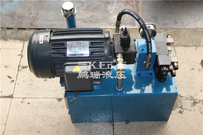 普通牽引機(jī)液壓站 普通牽引機(jī)液壓站