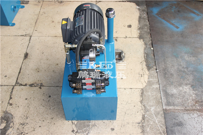 普通牽引機(jī)液壓站 普通牽引機(jī)液壓站