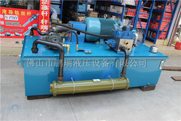 300噸鋁材拉直機(jī) 300噸鋁材拉直機(jī)